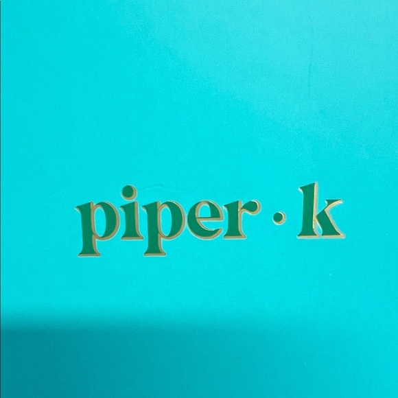 Piper K | Leaf Inspired Earrings ✨ - Picture 2 of 9